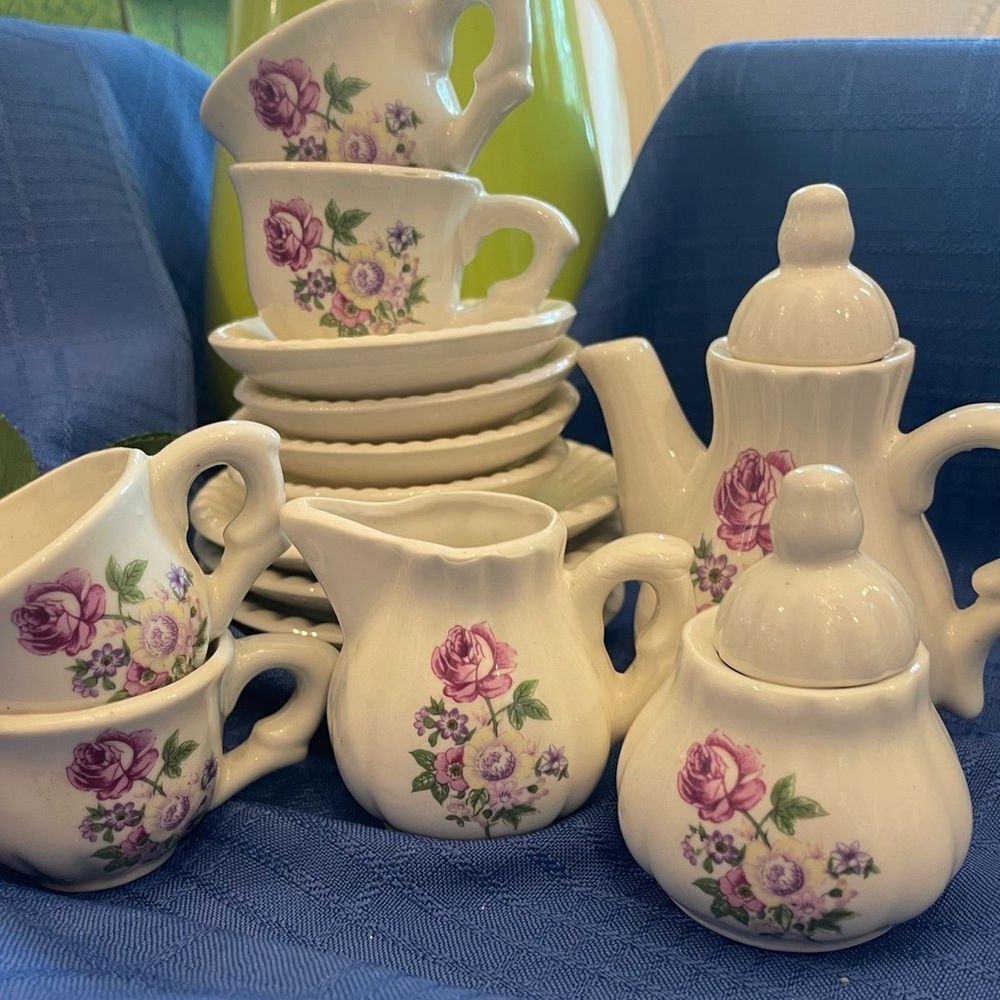 Miniature Tea Set Floral 15 pc Vintage Porcelain - Picture 4 of 6